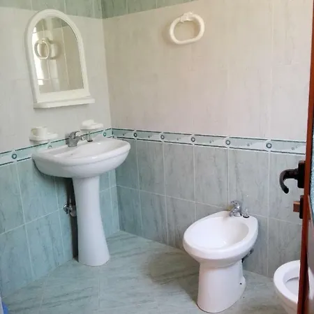 Apartament Rruga Dhimiter Konomi διαμέρισμα *